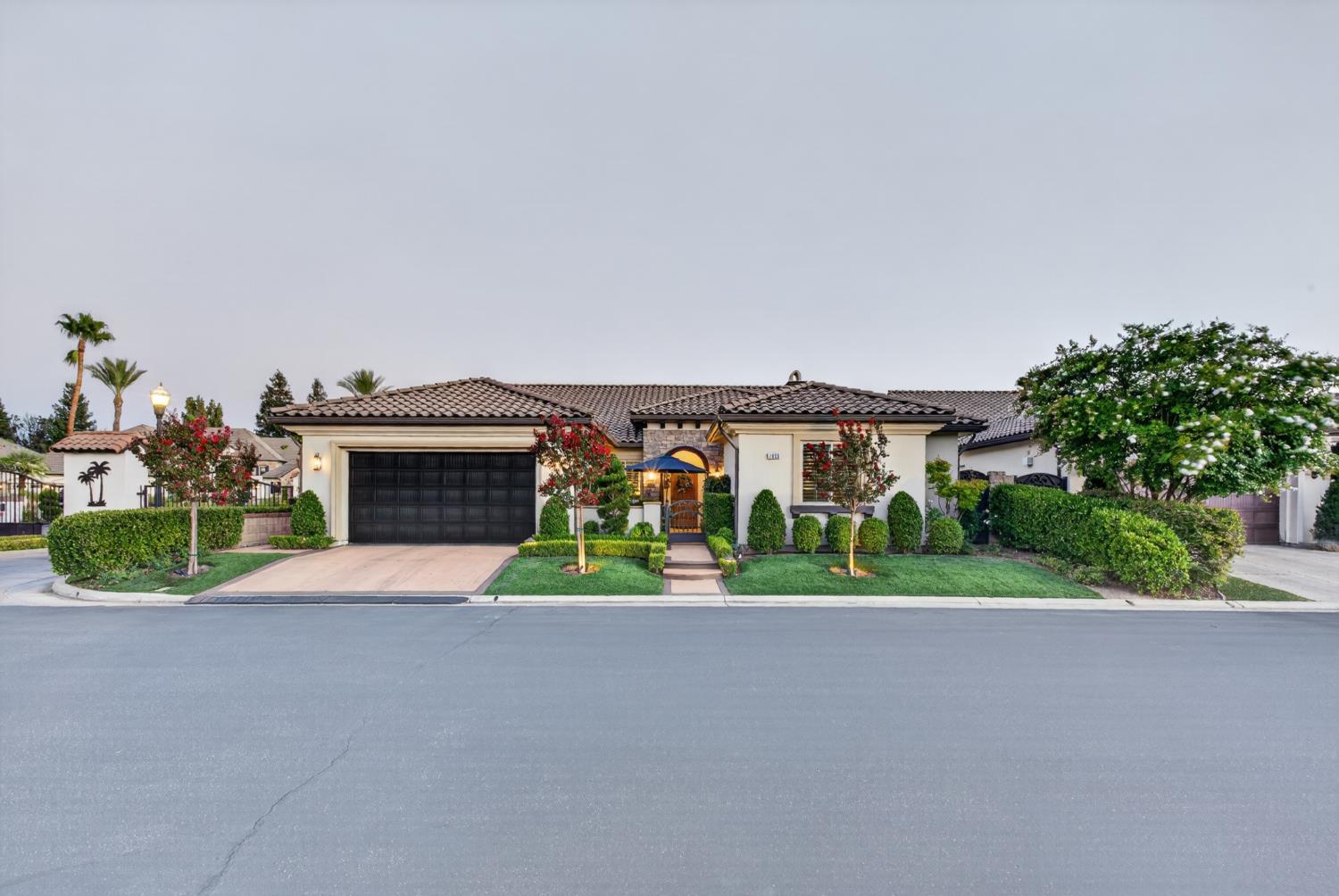 1809 E Buena Salud Way, Fresno, CA 93730