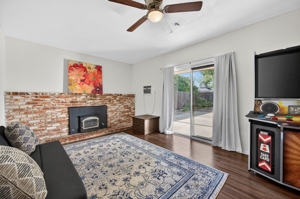 692 W Gettysburg Ave, Clovis, CA 93612