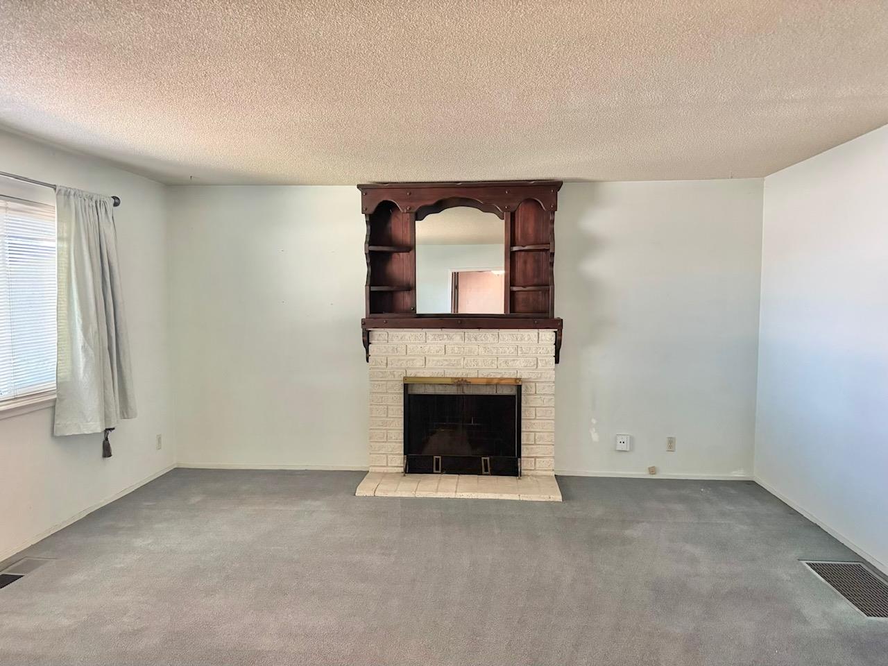 1470 N Chestnut Ave, Fresno, CA 93703