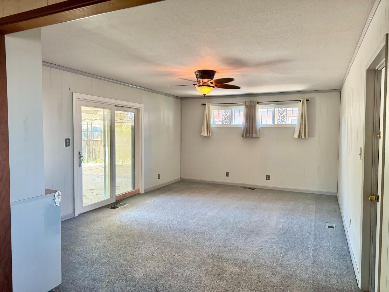 1470 N Chestnut Ave, Fresno, CA 93703