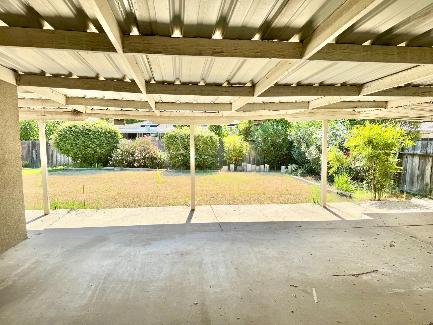 1470 N Chestnut Ave, Fresno, CA 93703