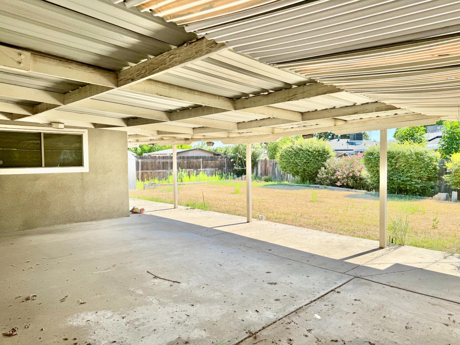 1470 N Chestnut Ave, Fresno, CA 93703