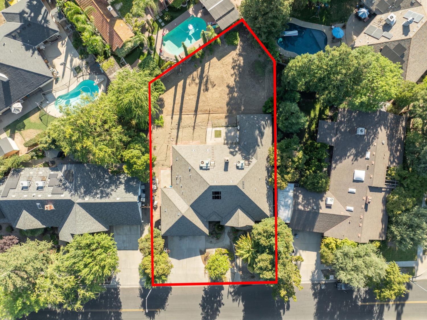 8357 N 1St St, Fresno, CA 93720
