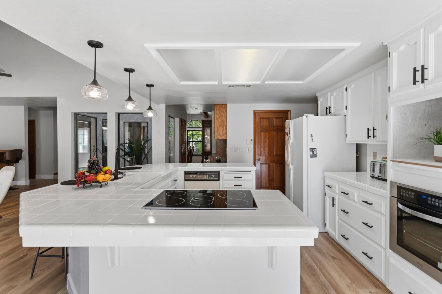 8357 N 1St St, Fresno, CA 93720