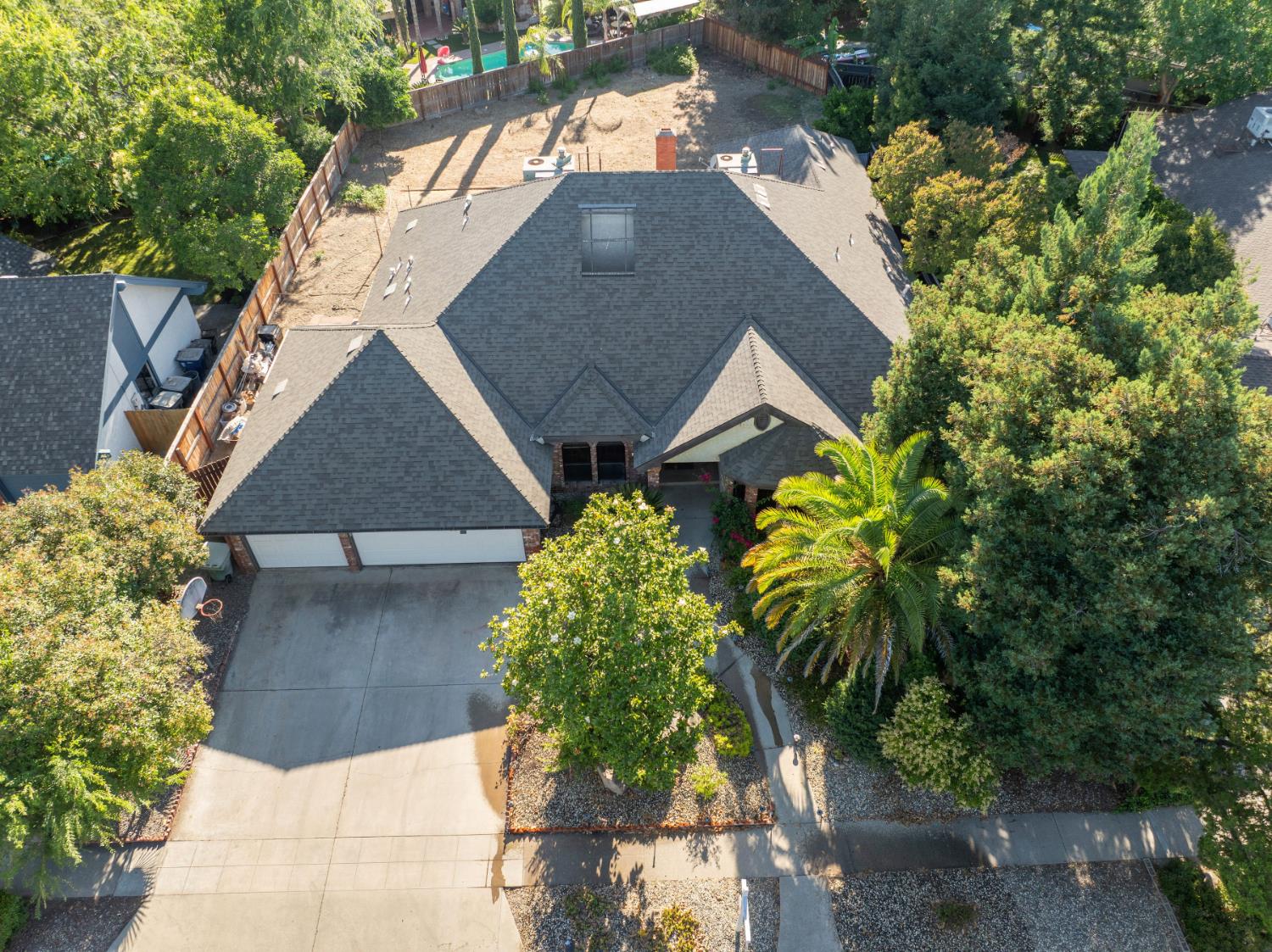 8357 N 1St St, Fresno, CA 93720