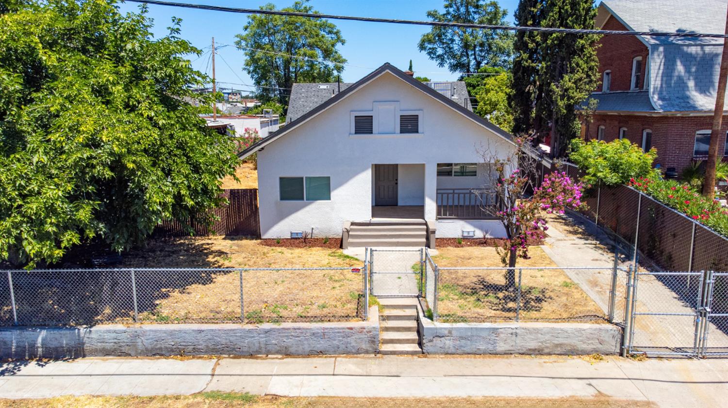 2531 E Mckenzie Ave, Fresno, CA 93701