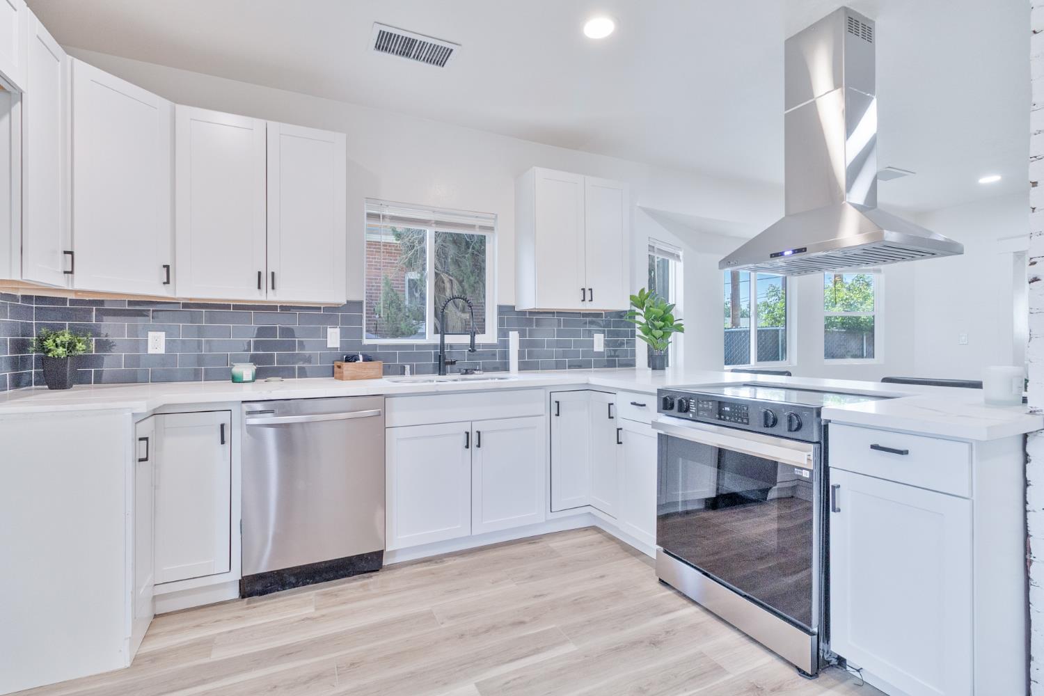 2531 E Mckenzie Ave, Fresno, CA 93701