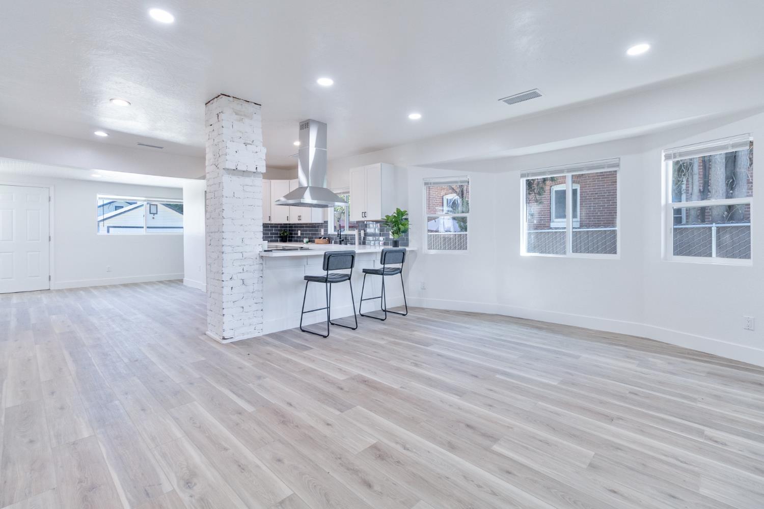 2531 E Mckenzie Ave, Fresno, CA 93701