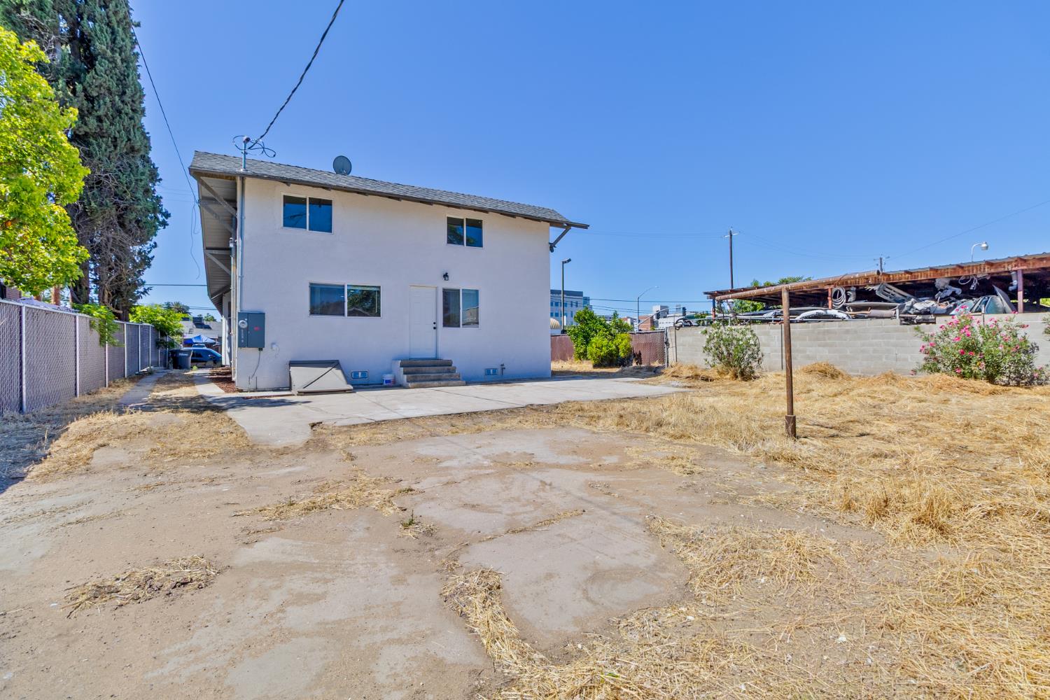 2531 E Mckenzie Ave, Fresno, CA 93701