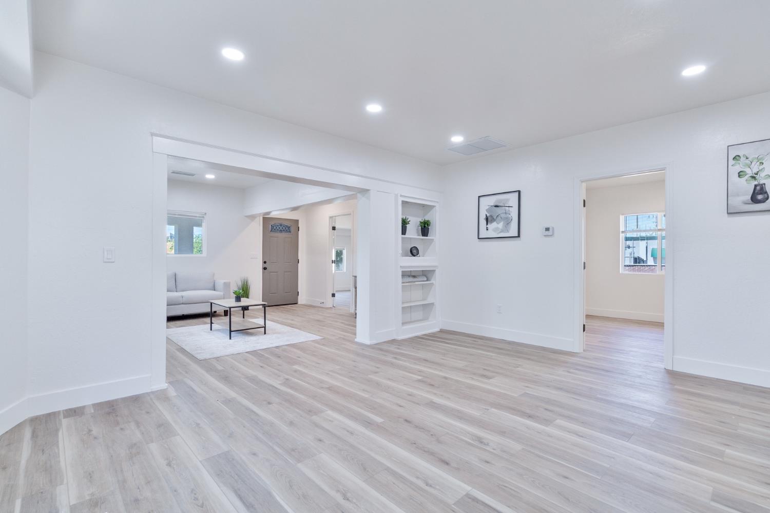 2531 E Mckenzie Ave, Fresno, CA 93701