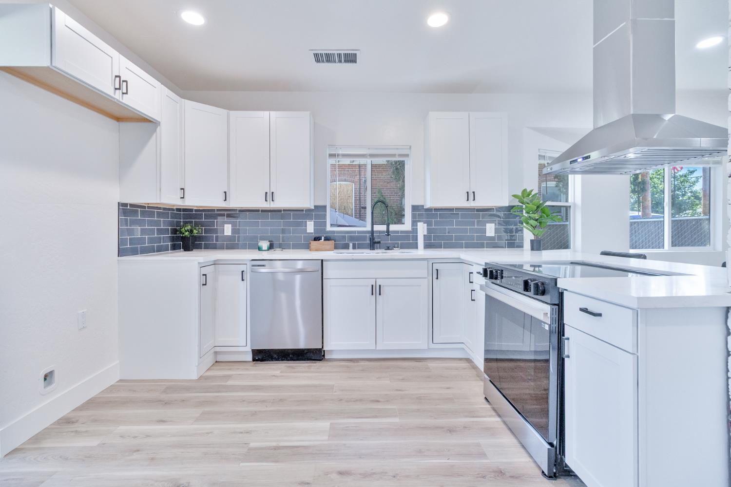 2531 E Mckenzie Ave, Fresno, CA 93701