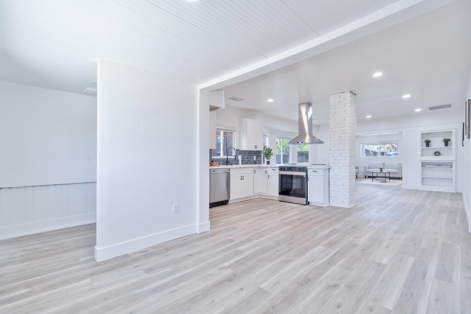 2531 E Mckenzie Ave, Fresno, CA 93701