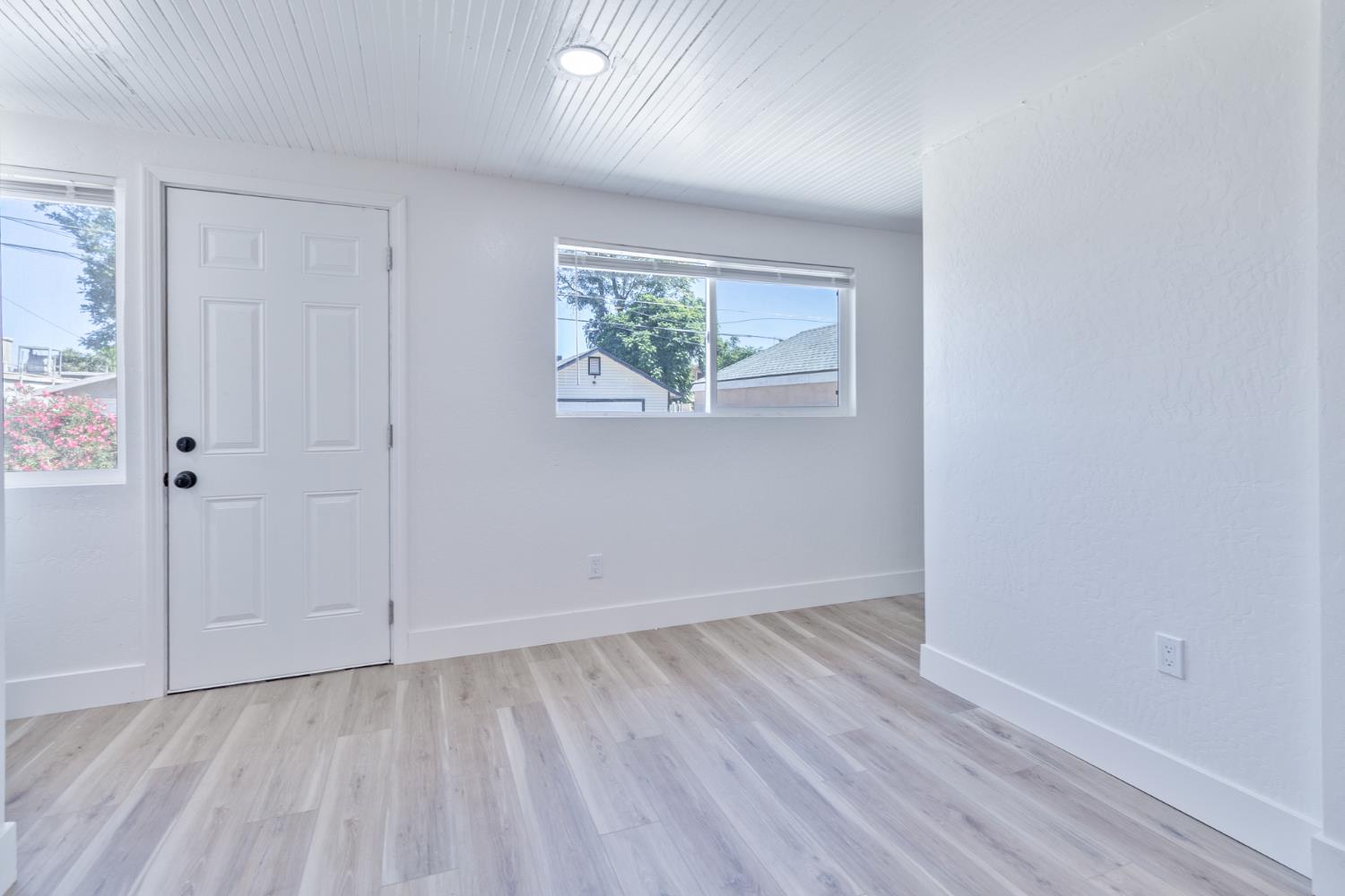 2531 E Mckenzie Ave, Fresno, CA 93701