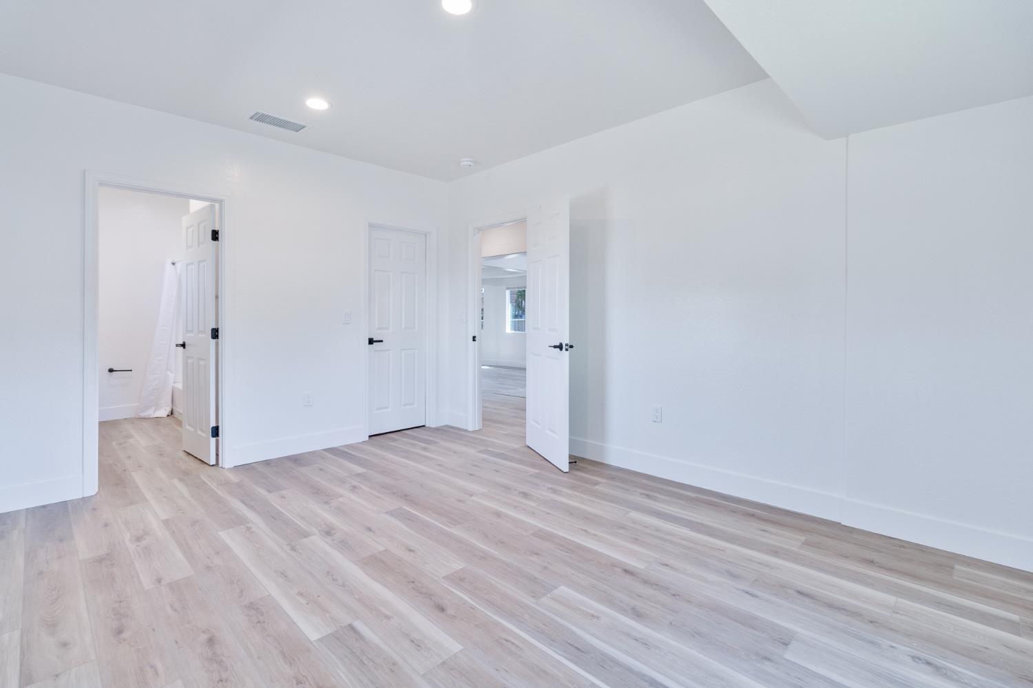 2531 E Mckenzie Ave, Fresno, CA 93701