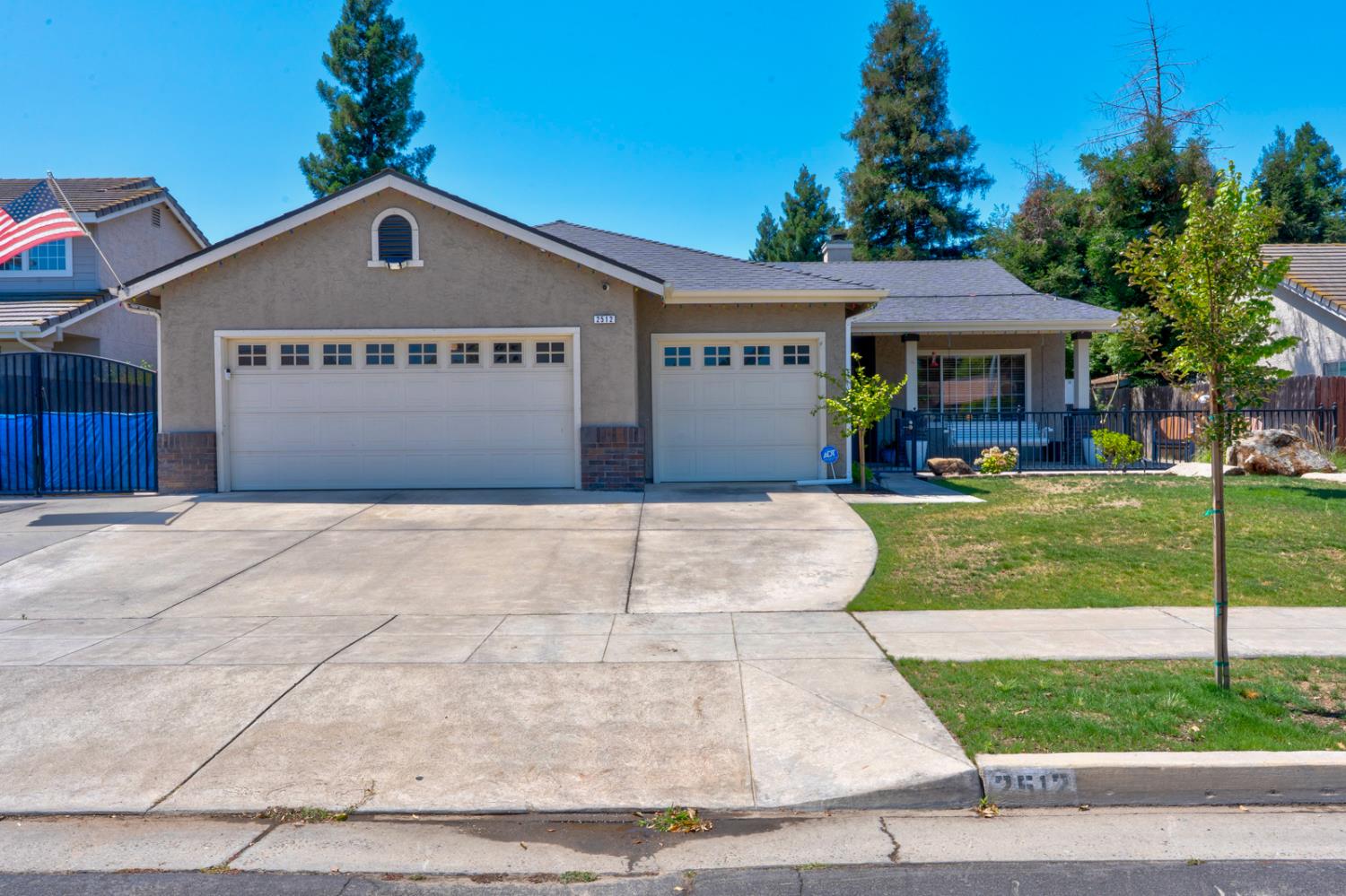 2512 Keats Ave, Clovis, CA 93611