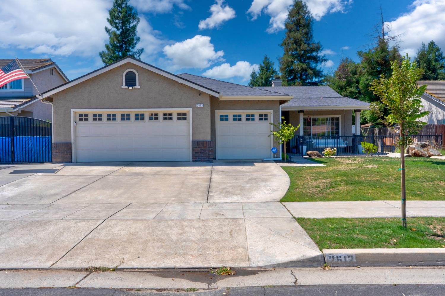 2512 Keats Ave, Clovis, CA 93611