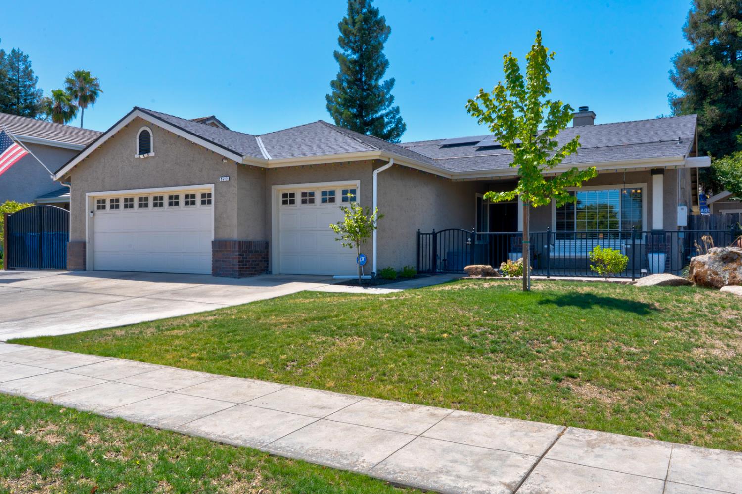 2512 Keats Ave, Clovis, CA 93611