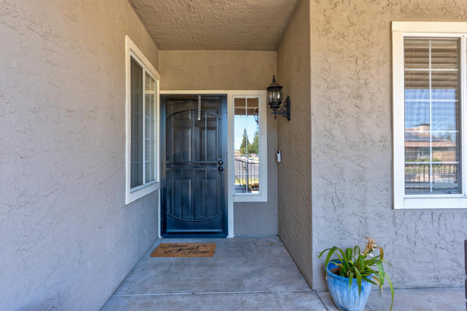 2512 Keats Ave, Clovis, CA 93611