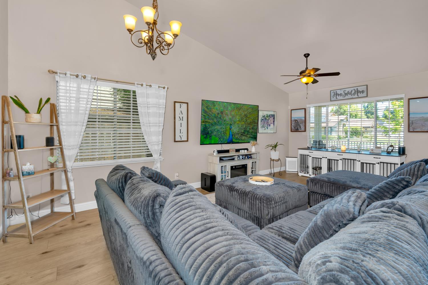2512 Keats Ave, Clovis, CA 93611