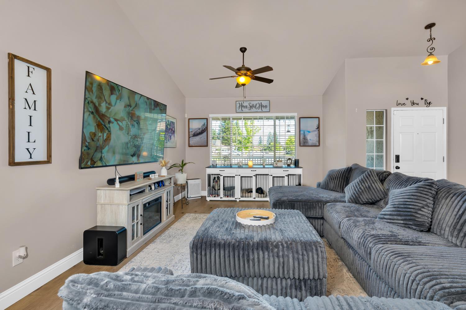 2512 Keats Ave, Clovis, CA 93611