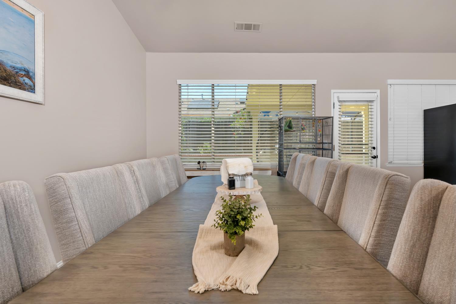 2512 Keats Ave, Clovis, CA 93611