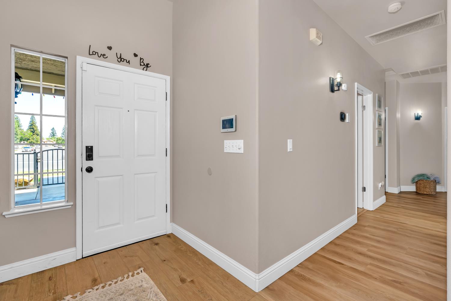 2512 Keats Ave, Clovis, CA 93611