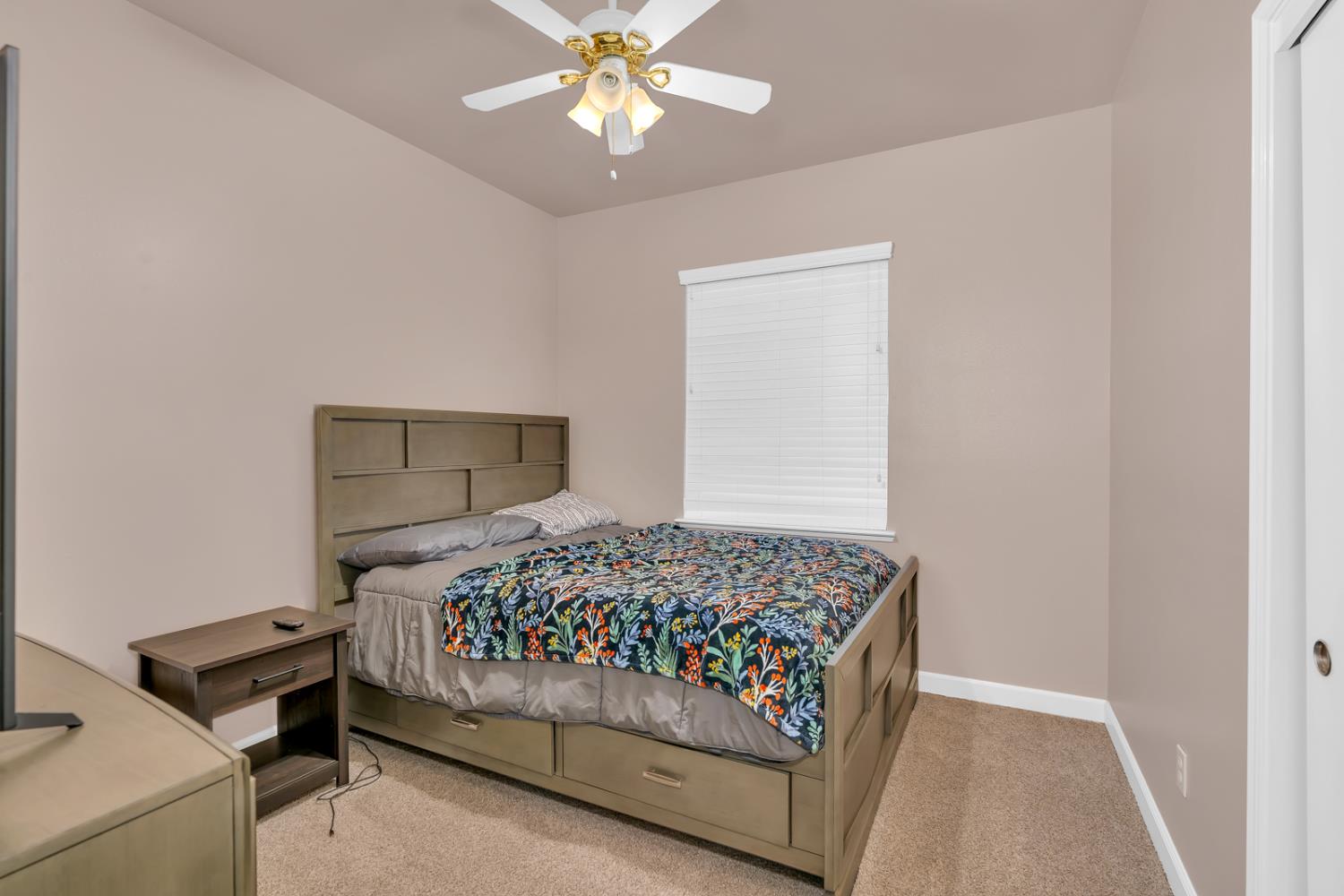 2512 Keats Ave, Clovis, CA 93611