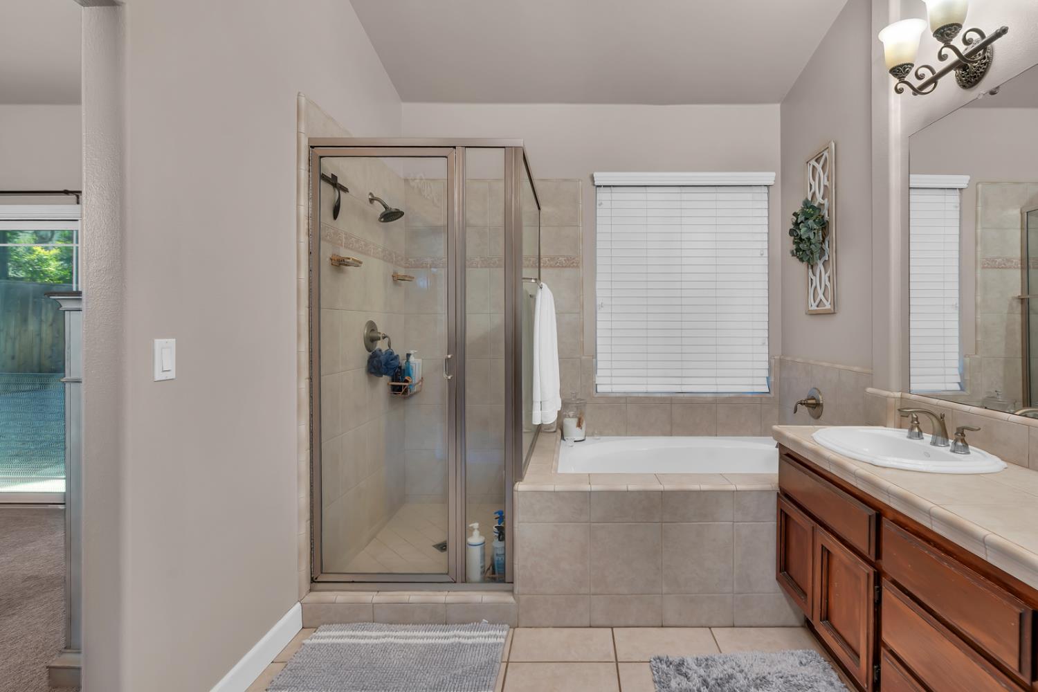 2512 Keats Ave, Clovis, CA 93611