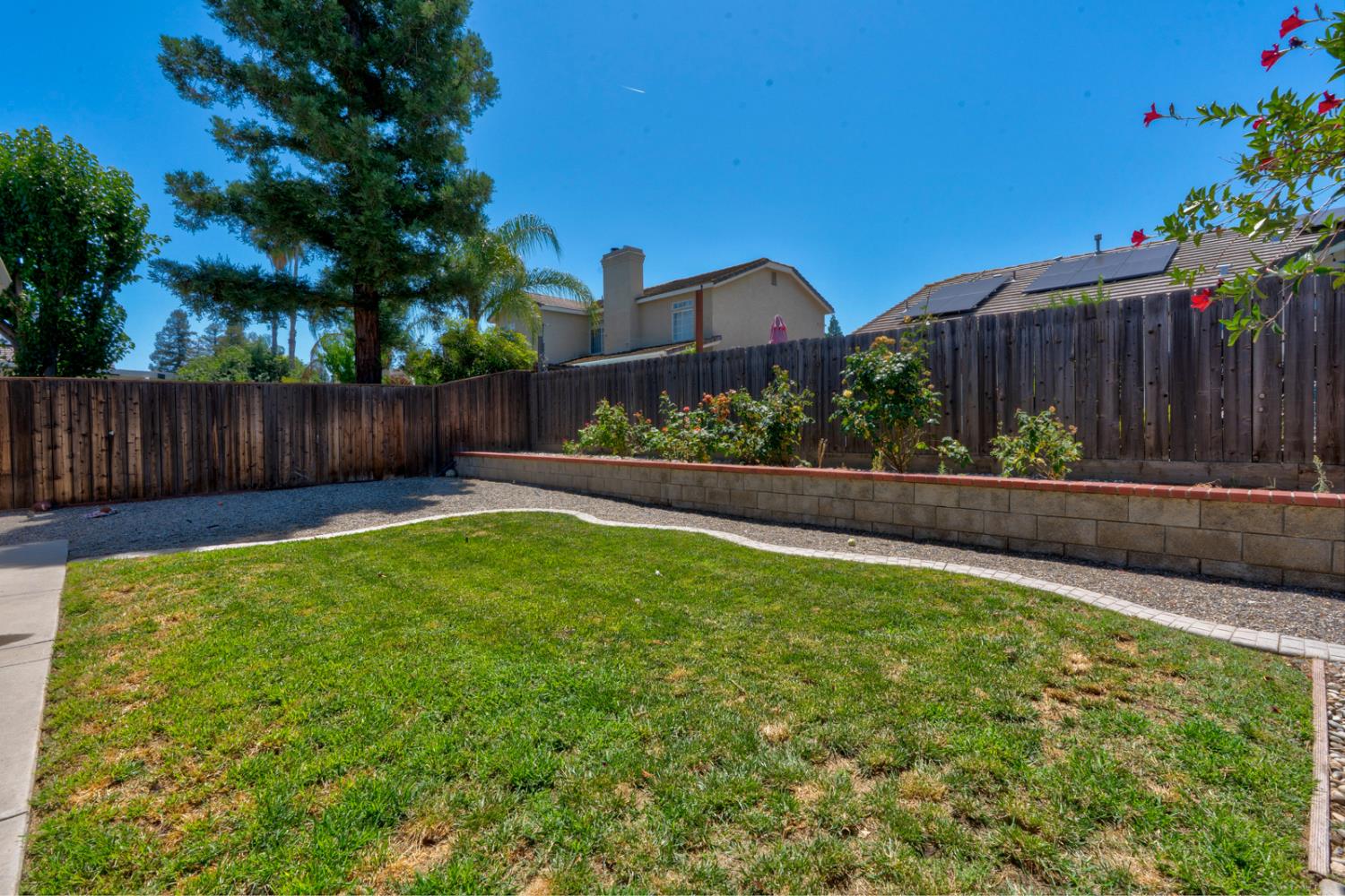 2512 Keats Ave, Clovis, CA 93611