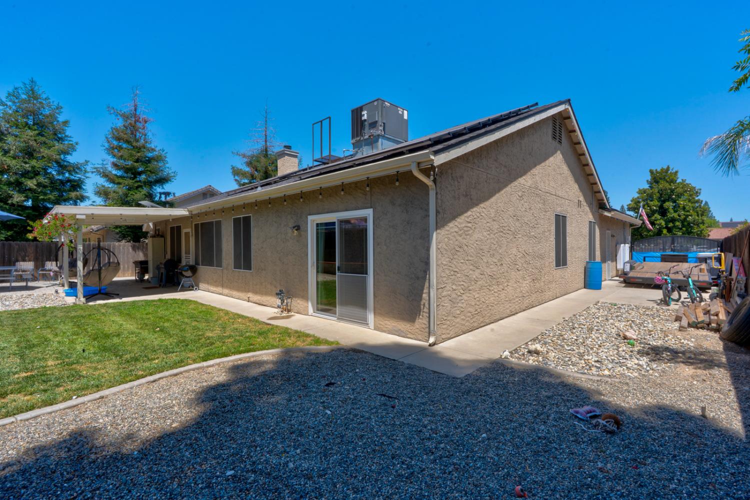 2512 Keats Ave, Clovis, CA 93611