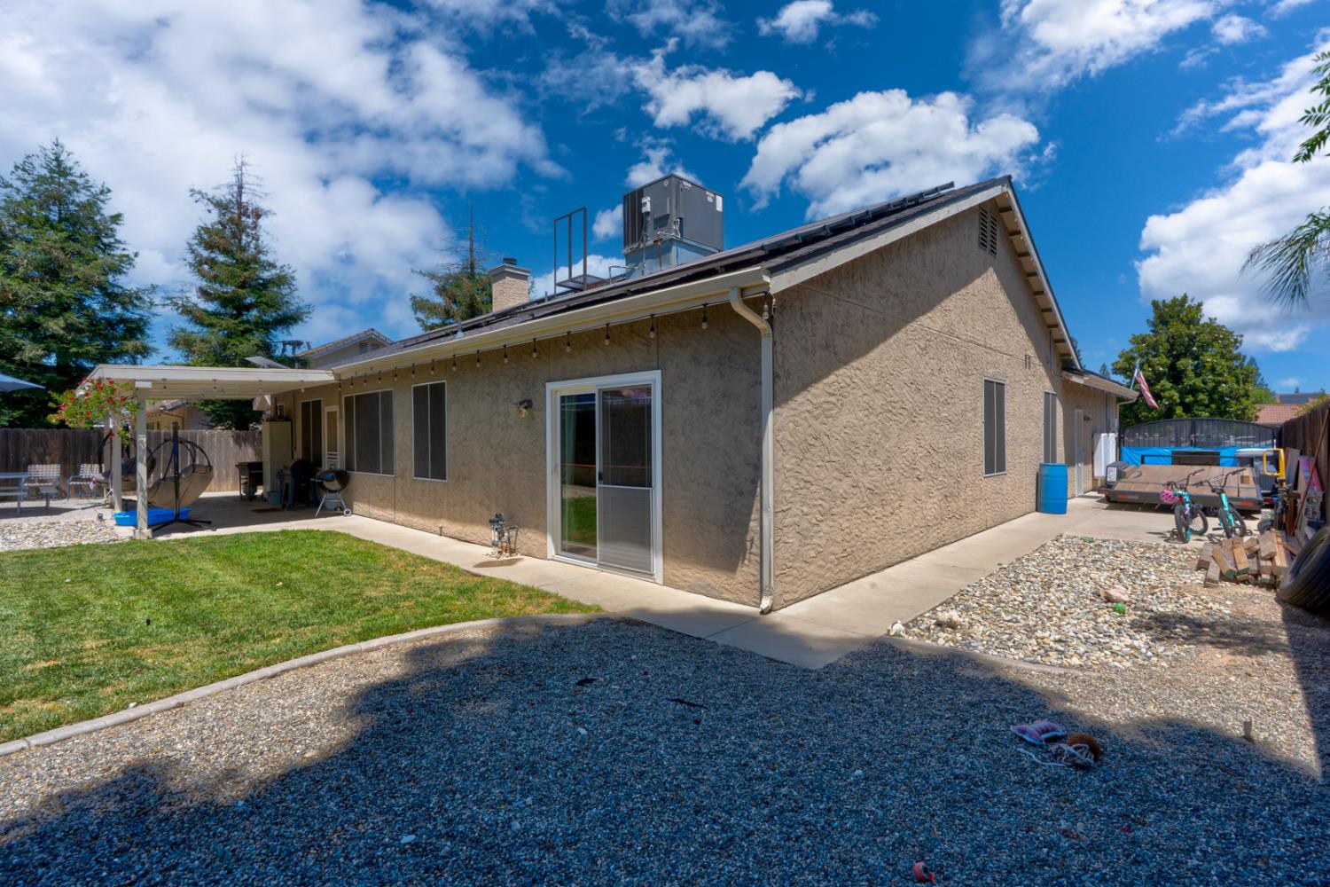 2512 Keats Ave, Clovis, CA 93611