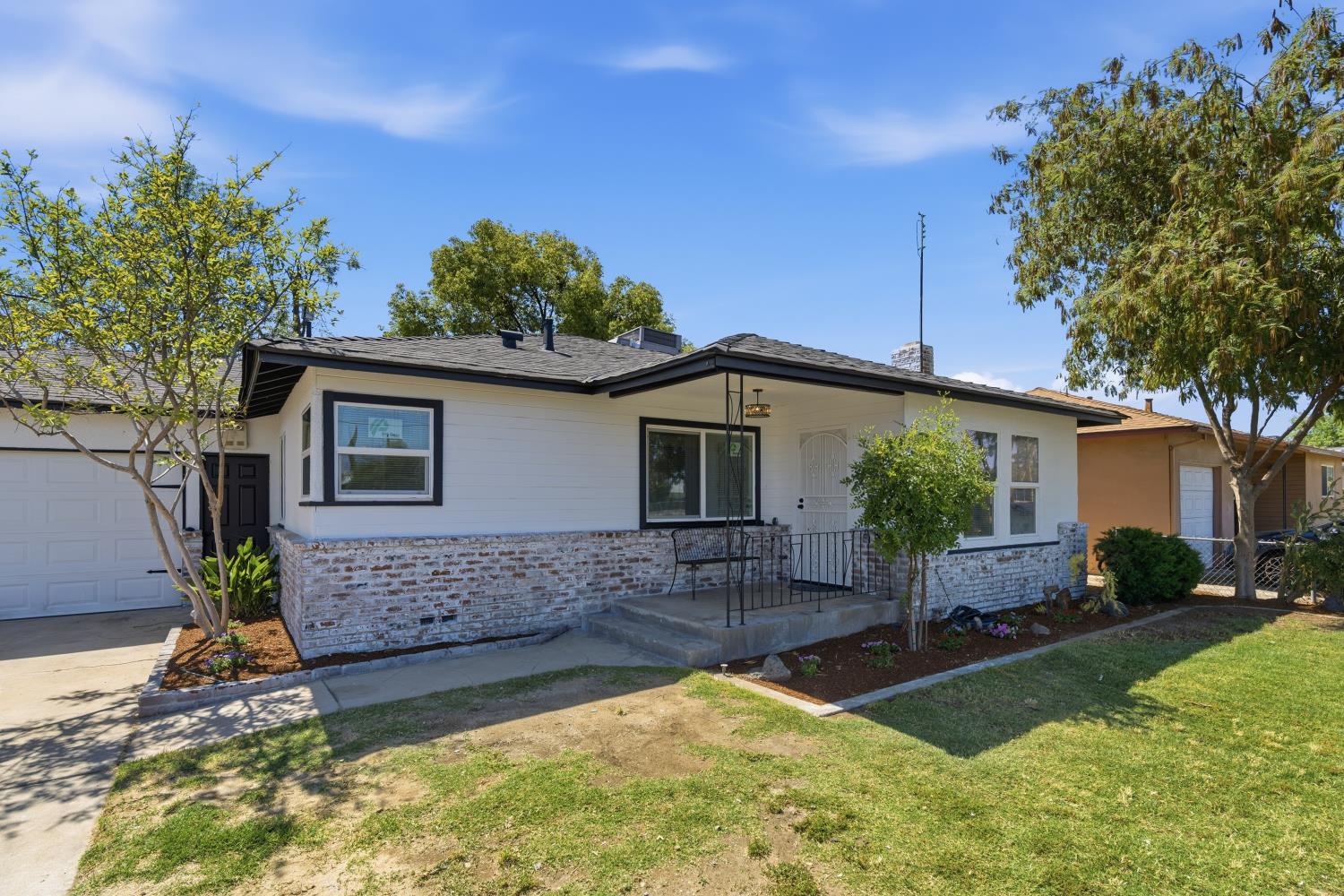 3413 N Millbrook Ave, Fresno, CA 93726