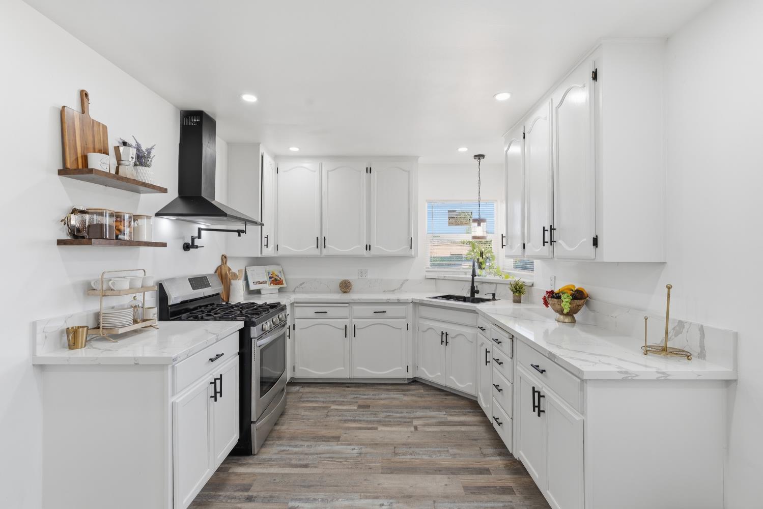 3413 N Millbrook Ave, Fresno, CA 93726