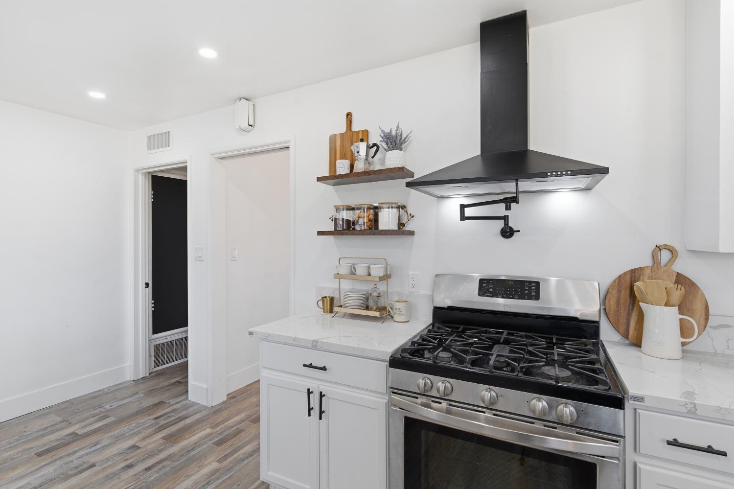 3413 N Millbrook Ave, Fresno, CA 93726