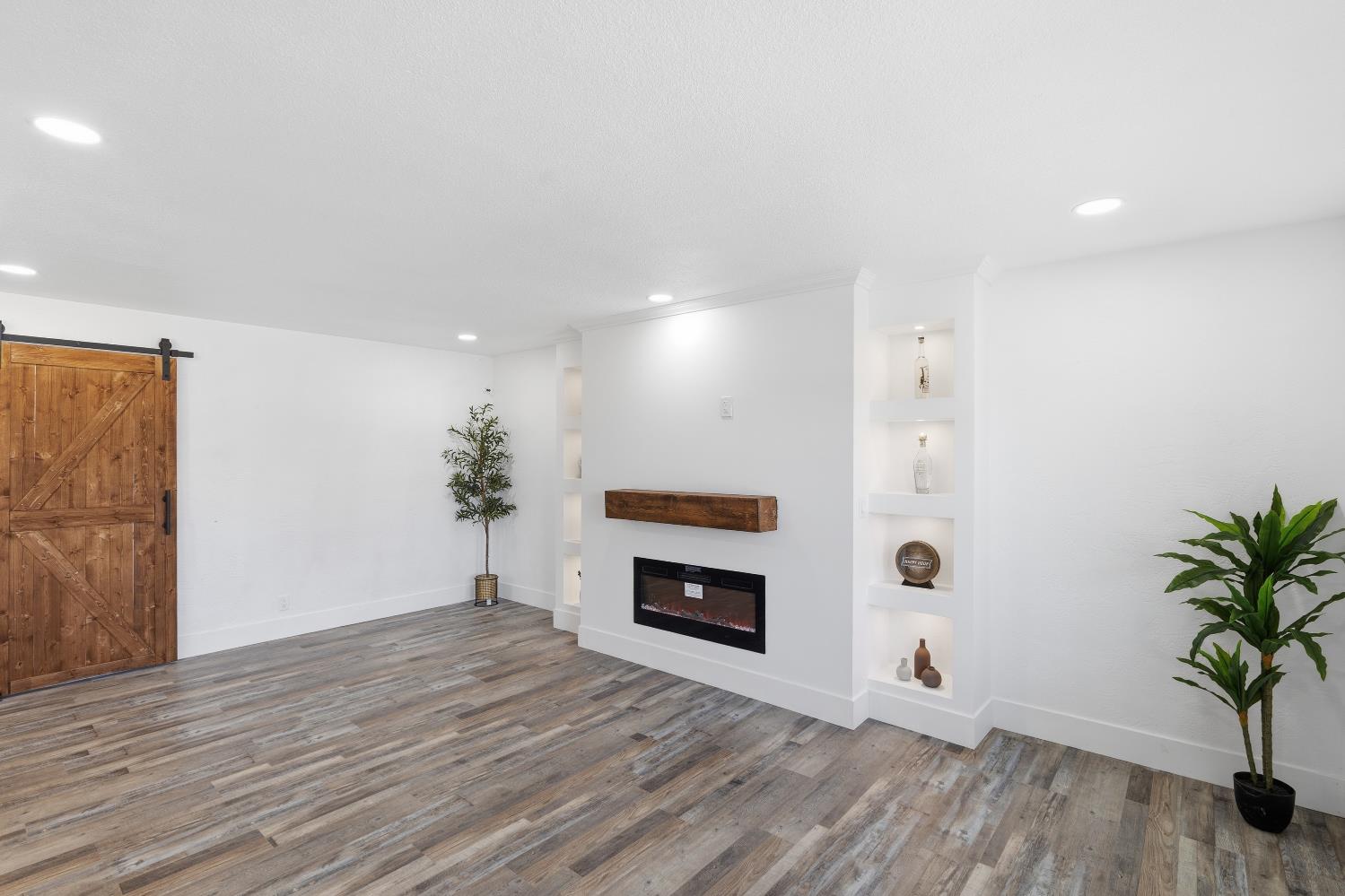 3413 N Millbrook Ave, Fresno, CA 93726