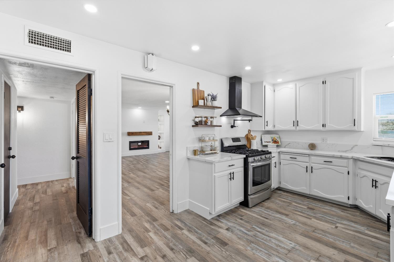 3413 N Millbrook Ave, Fresno, CA 93726