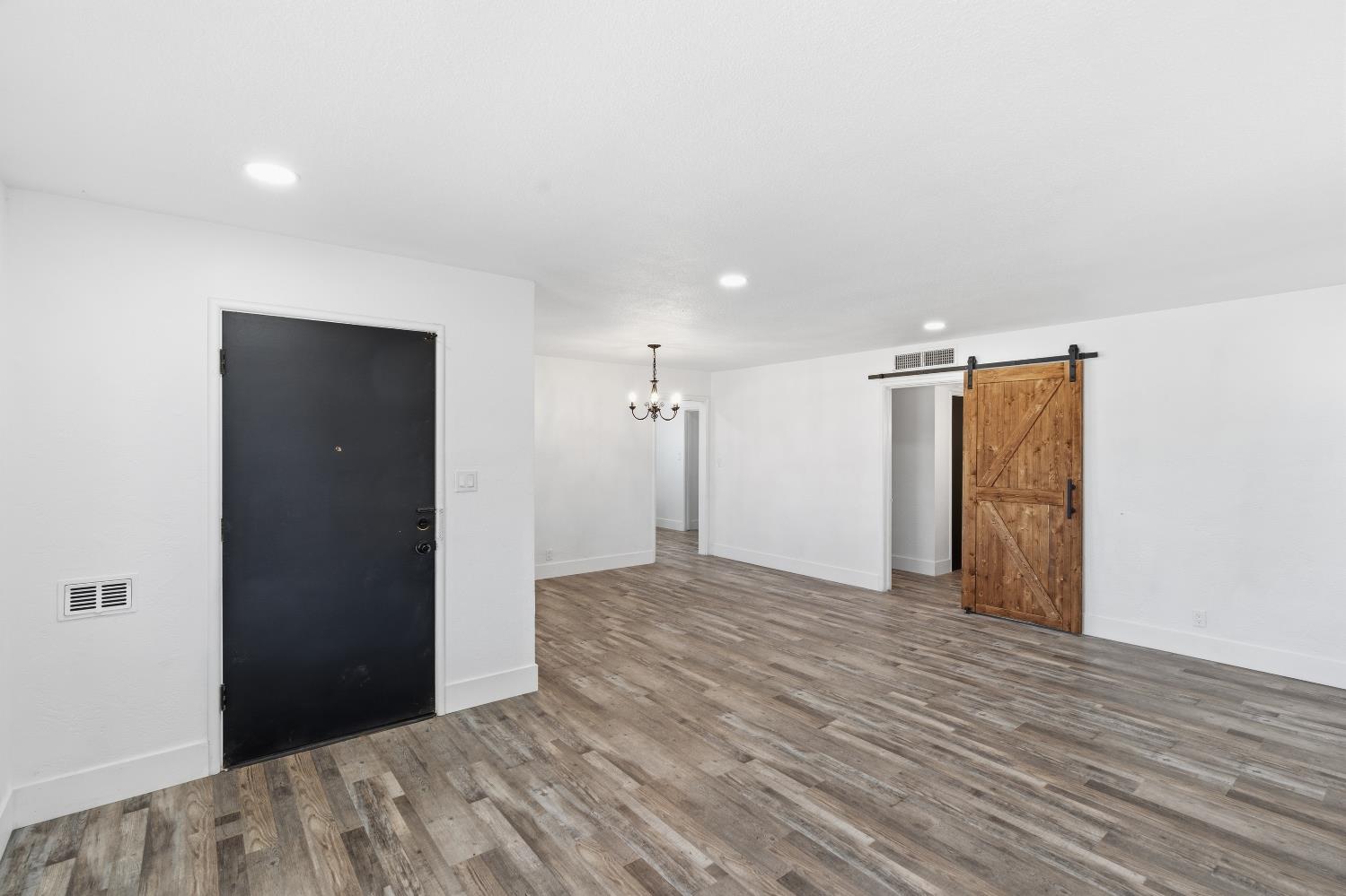 3413 N Millbrook Ave, Fresno, CA 93726