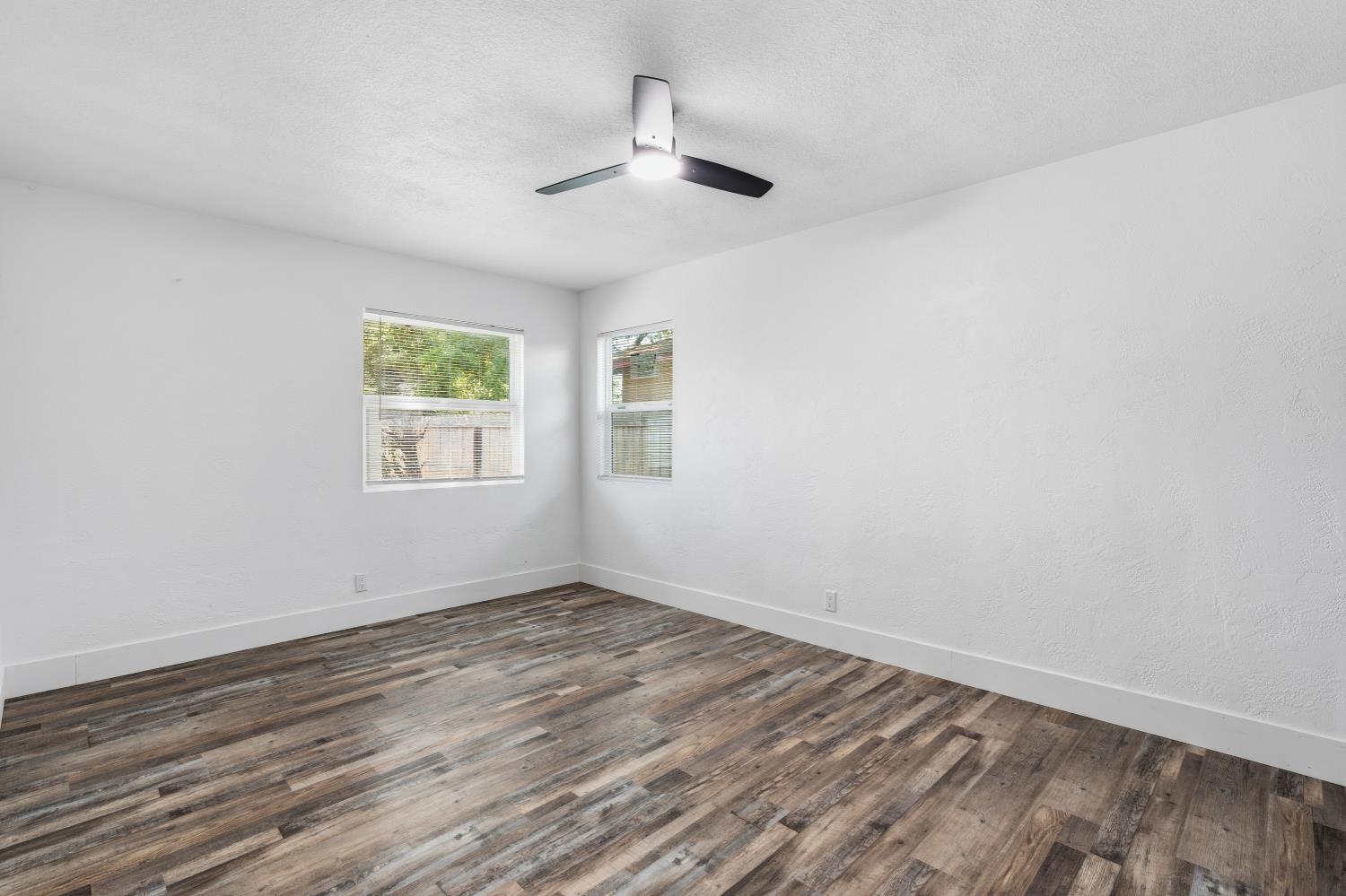 3413 N Millbrook Ave, Fresno, CA 93726