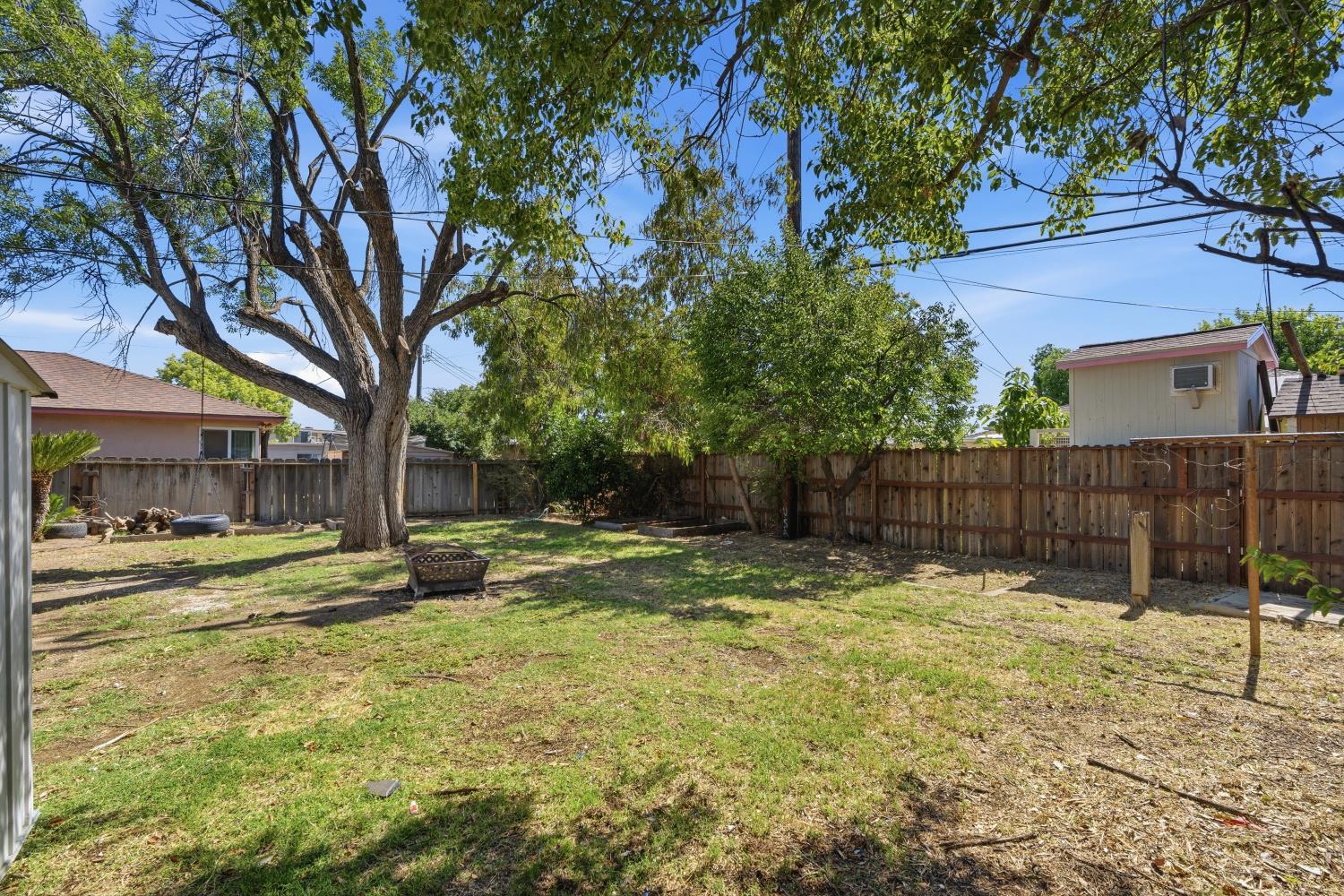 3413 N Millbrook Ave, Fresno, CA 93726