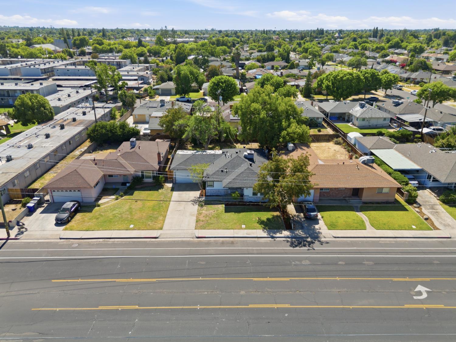 3413 N Millbrook Ave, Fresno, CA 93726
