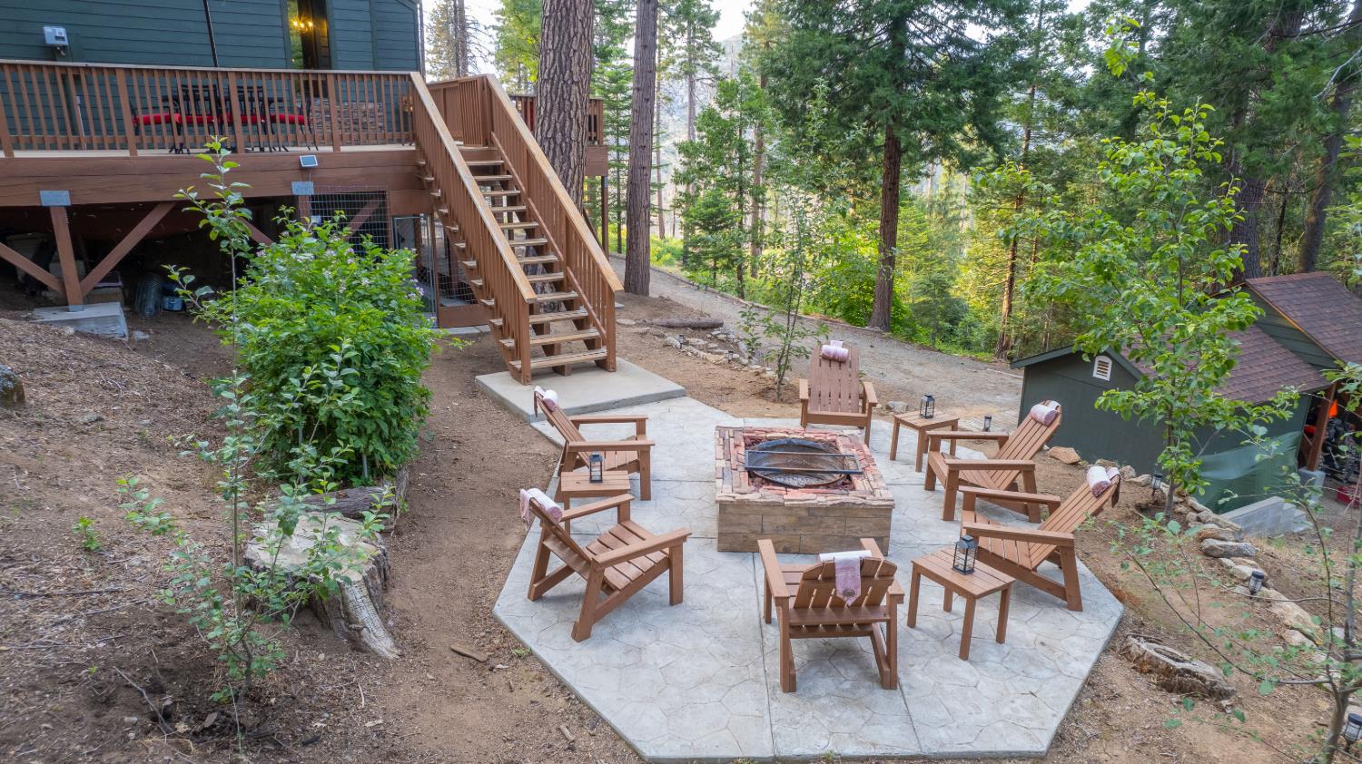 39873 Little Shuteye Ln, Shaver Lake, CA 93664