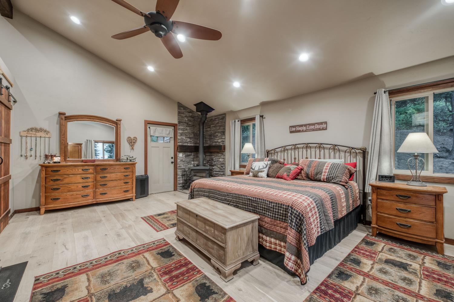 39873 Little Shuteye Ln, Shaver Lake, CA 93664
