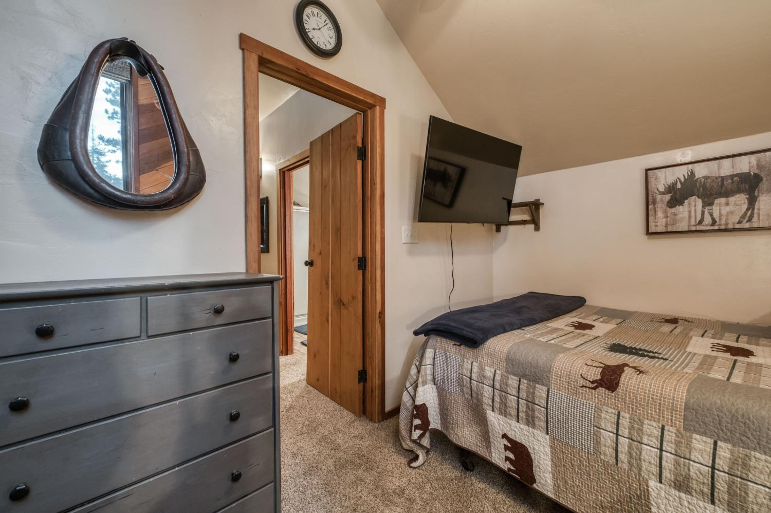 39873 Little Shuteye Ln, Shaver Lake, CA 93664