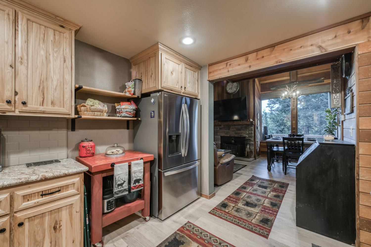 39873 Little Shuteye Ln, Shaver Lake, CA 93664