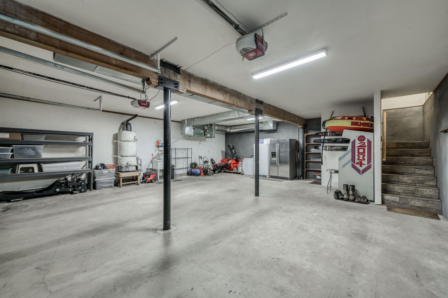 39873 Little Shuteye Ln, Shaver Lake, CA 93664