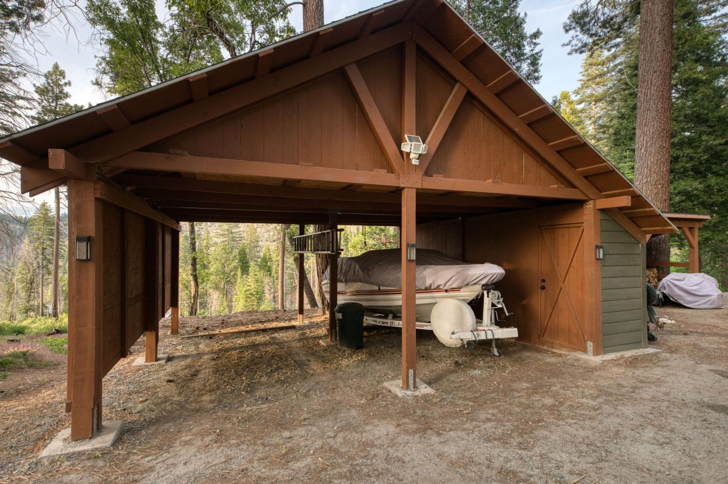 39873 Little Shuteye Ln, Shaver Lake, CA 93664