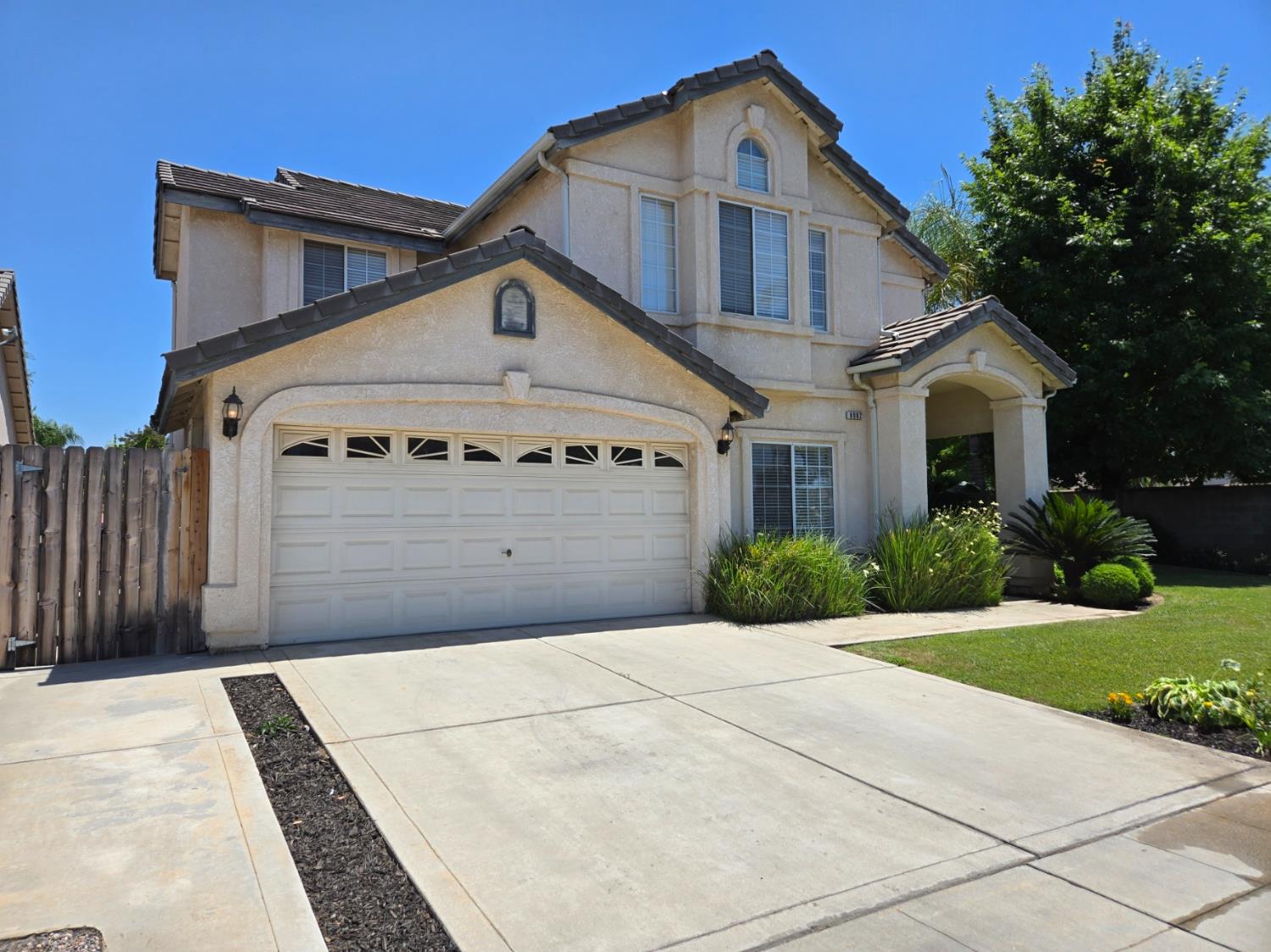 8002 N 5Th St, Fresno, CA 93720