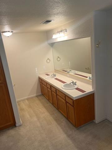 8002 N 5Th St, Fresno, CA 93720