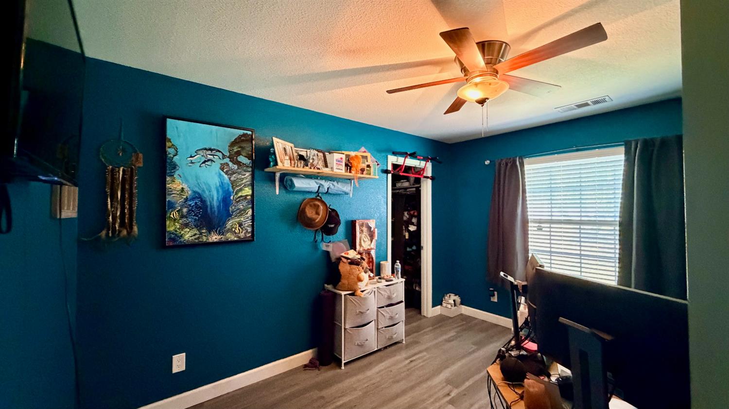 7557 Live Oak Dr, Sanger, CA 93657