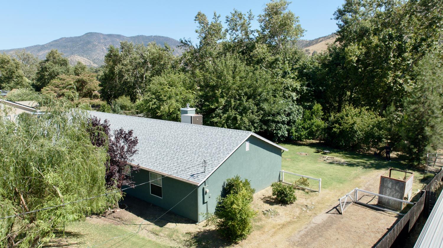 7557 Live Oak Dr, Sanger, CA 93657